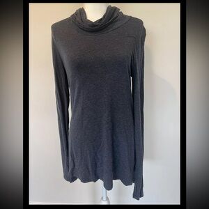 Cabi Turtleneck Top Womens Navy Blue Style 3628 Size Medium EUC